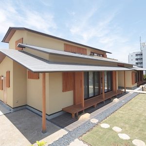 横浜の和風外観内装二世帯住宅 平屋と２階建て（31会で出会った家）